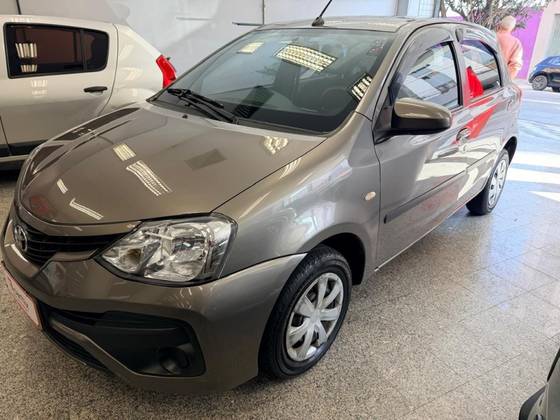 TOYOTA ETIOS 1.5 XS 16V FLEX 4P AUTOMÁTICO TOYOTA ETIOS 1.5 XS 16V FLEX 4P AUTOMÁTICO